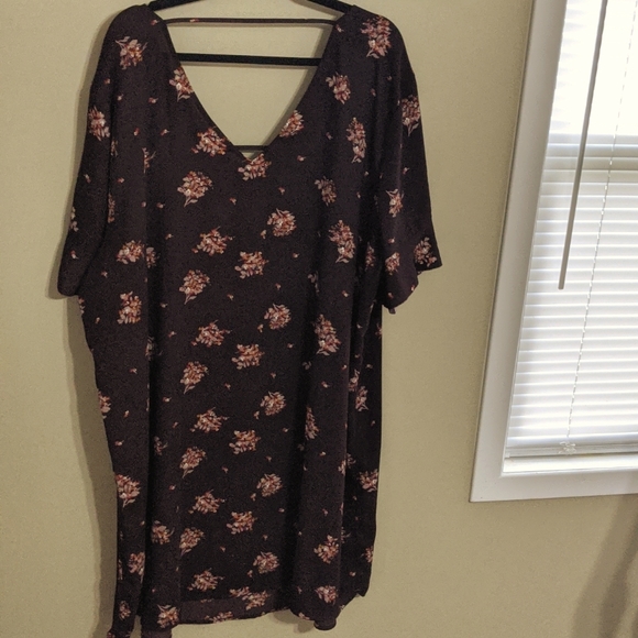 Plus size floral bar back shift dress - Picture 3 of 4